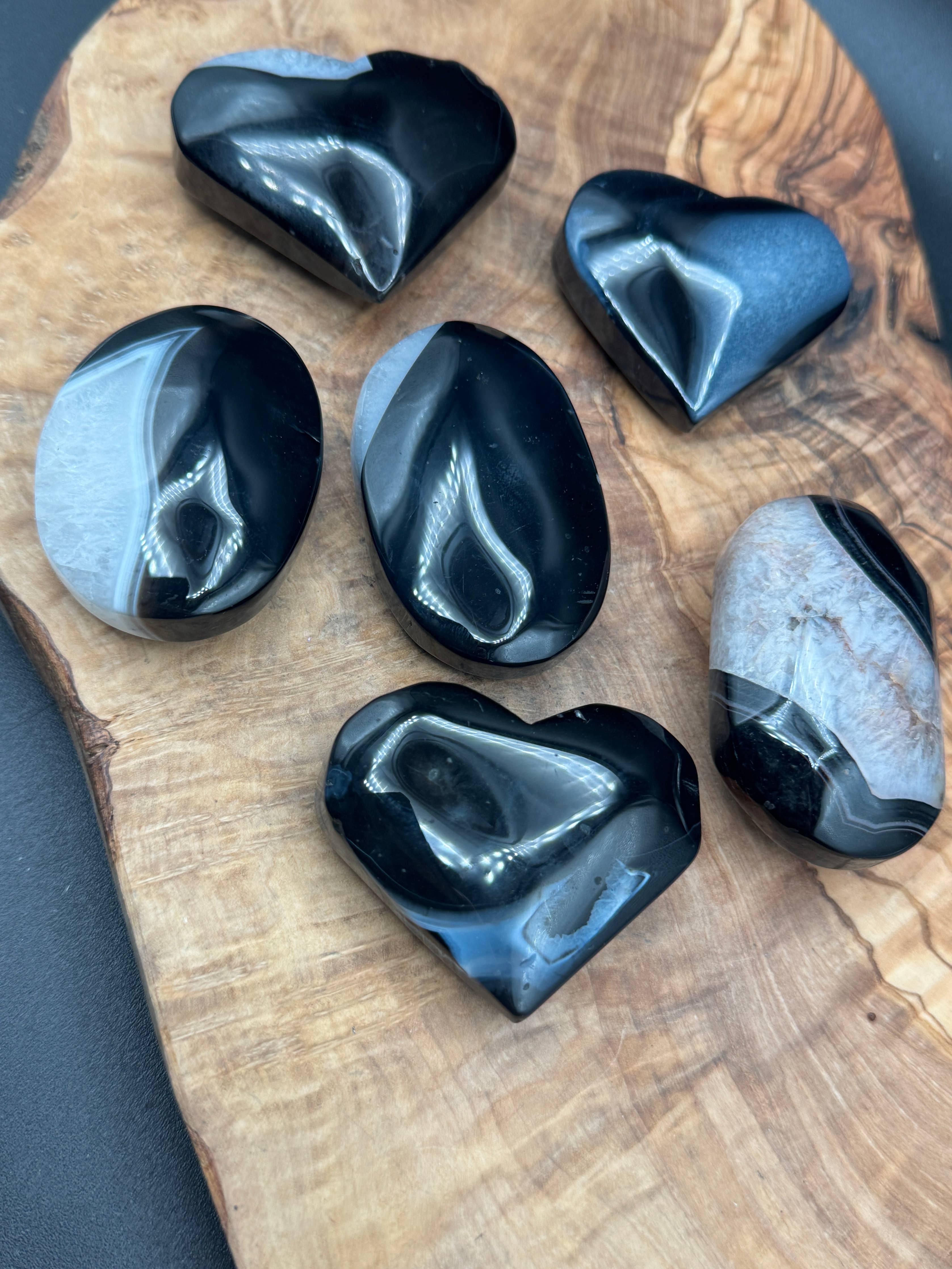 Black Agate Palm Stone