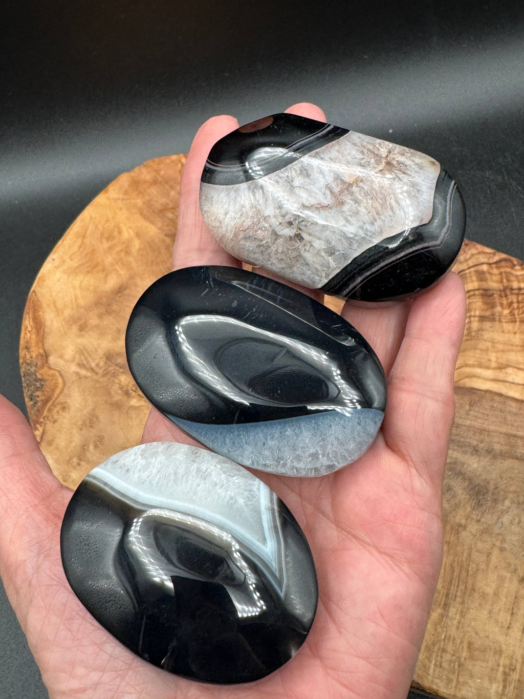 Black Agate Palm Stone
